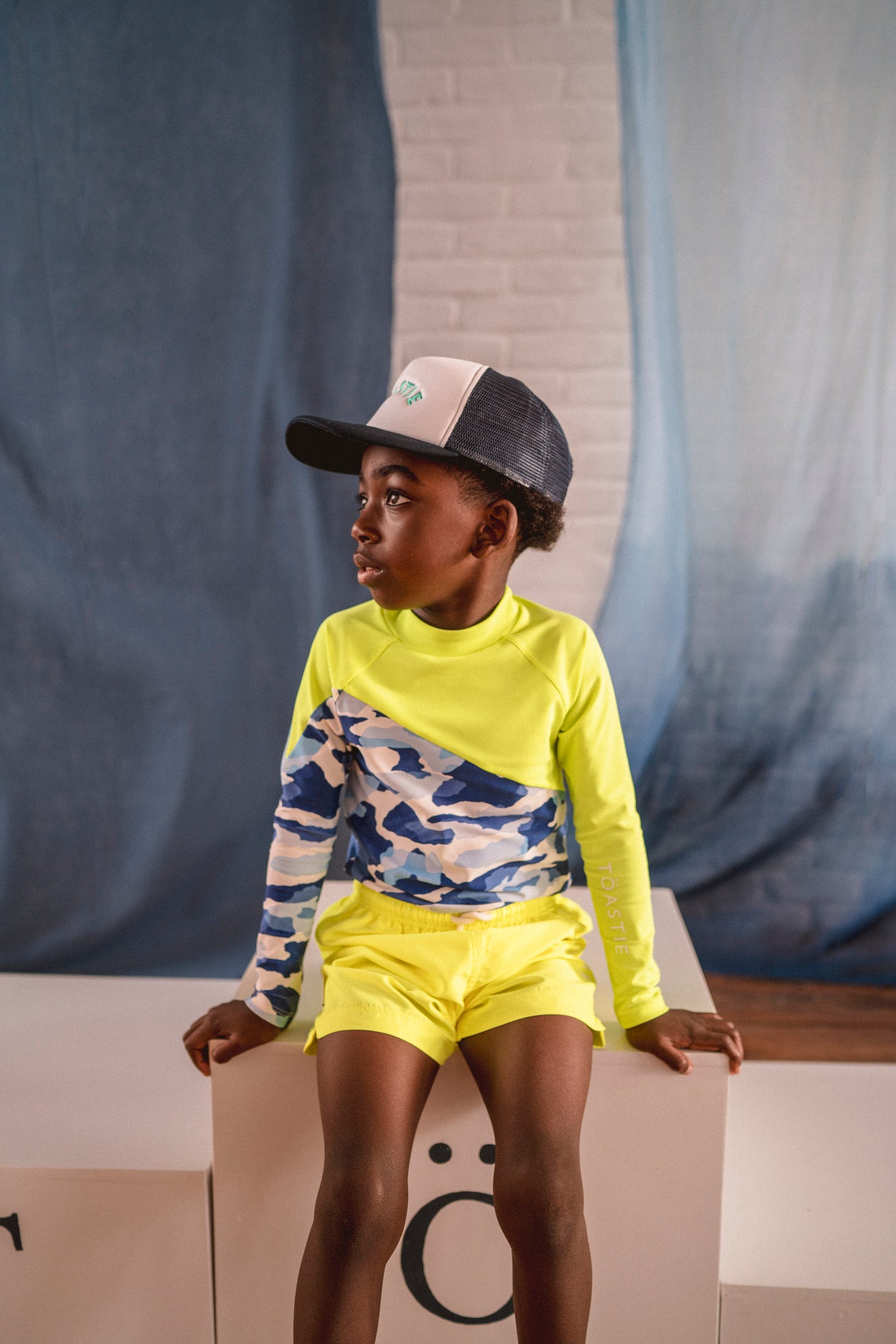 Töastie Unisex Swim Top in Water Camo